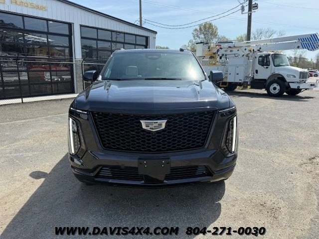 2025 Cadillac Escalade 5th Gen - Image 14 of 20