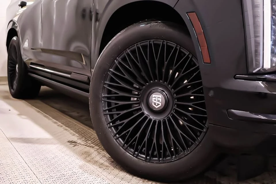 2025 Cadillac Escalade 5th Gen - Image 8 of 19
