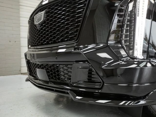 2025 Cadillac Escalade 5th Gen - Image 18 of 20