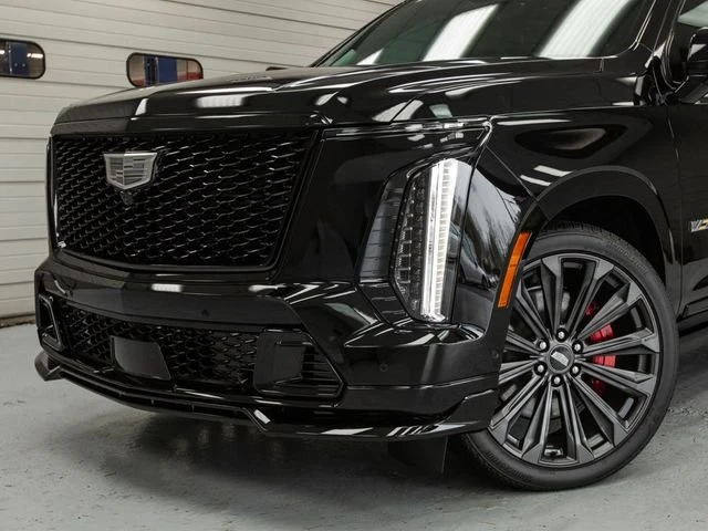 2025 Cadillac Escalade 5th Gen - Image 19 of 20