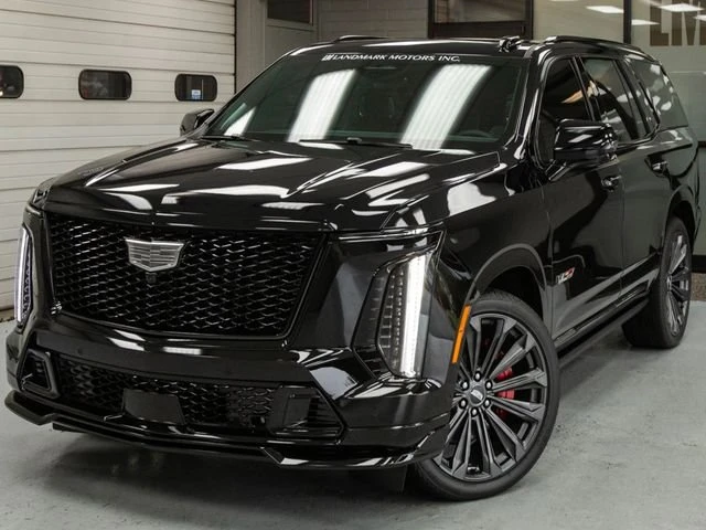 2025 Cadillac Escalade 5th Gen - Image 16 of 20