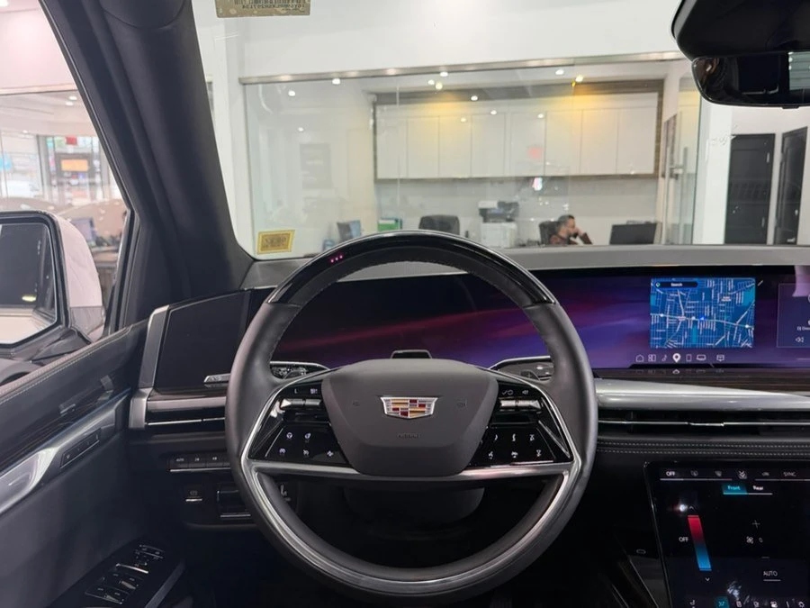 2025 Cadillac Escalade 5th Gen - Image 19 of 20