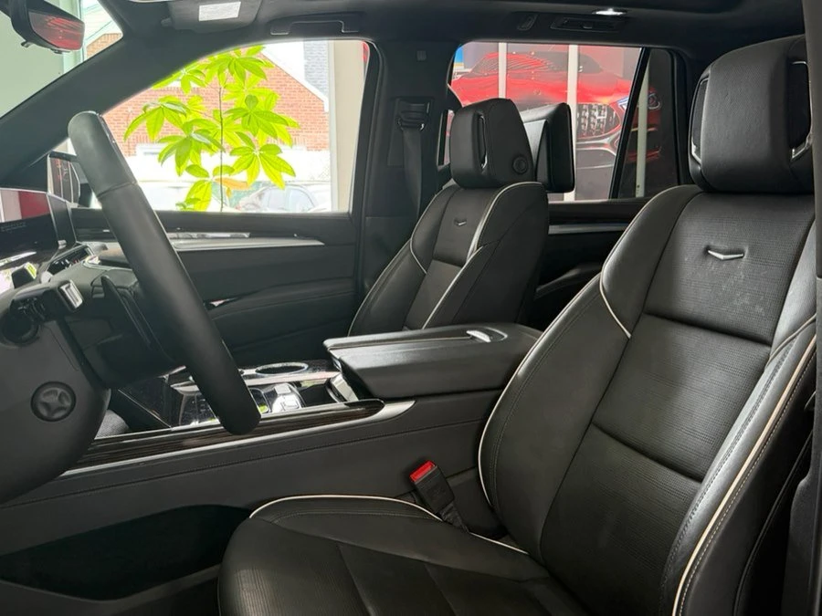 2025 Cadillac Escalade 5th Gen - Image 14 of 20