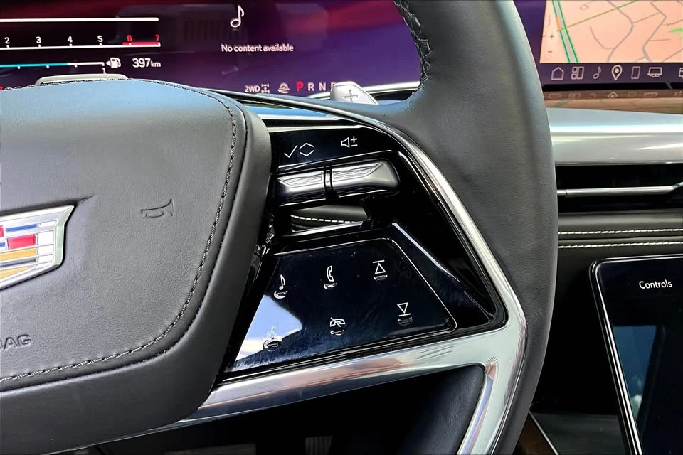 2025 Cadillac Escalade 5th Gen - Image 8 of 9