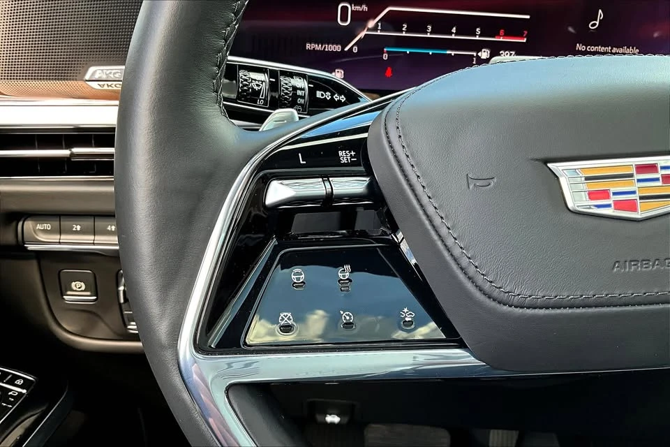 2025 Cadillac Escalade 5th Gen - Image 7 of 9