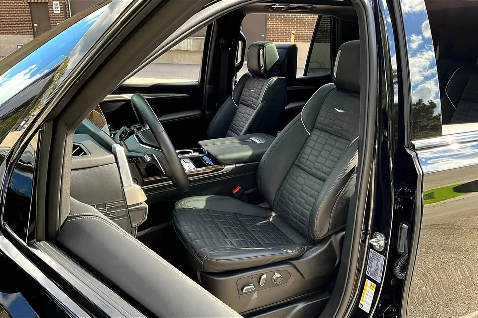 2025 Cadillac Escalade 5th Gen - Image 3 of 9