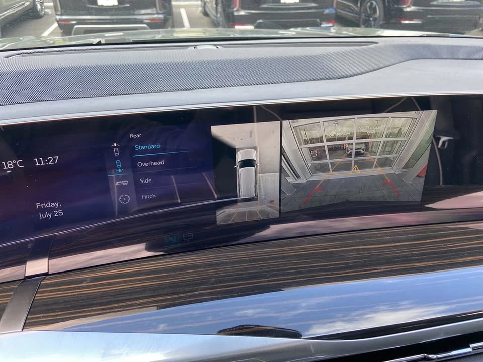 2025 Cadillac Escalade 5th Gen - Image 13 of 18