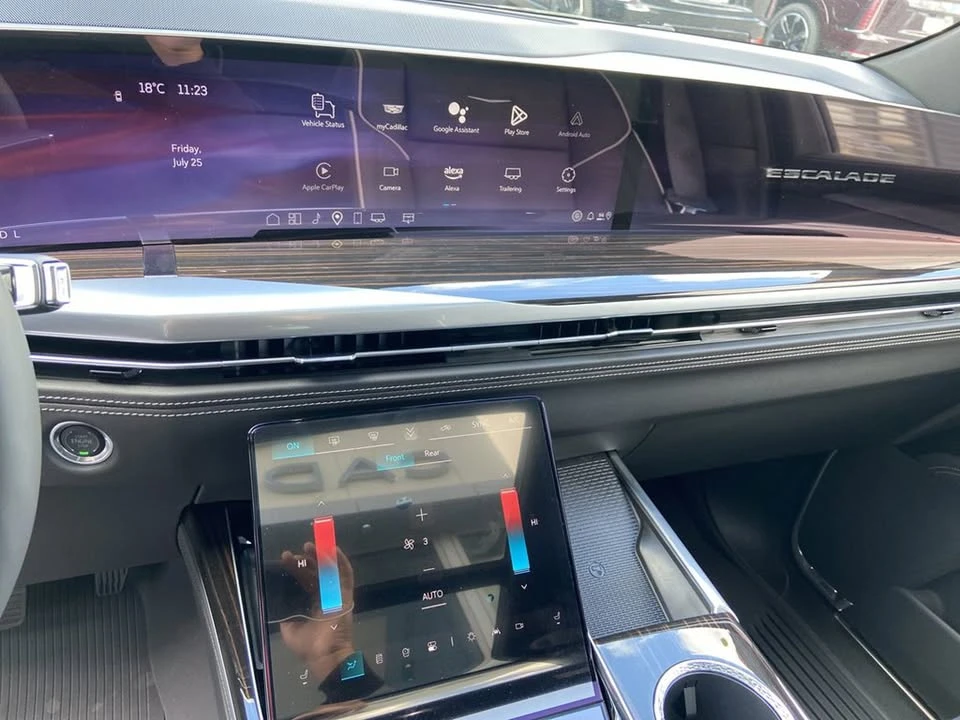 2025 Cadillac Escalade 5th Gen - Image 12 of 18