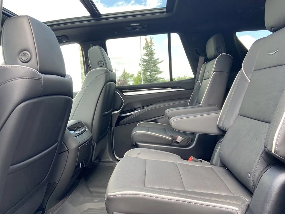 2025 Cadillac Escalade 5th Gen - Image 15 of 18