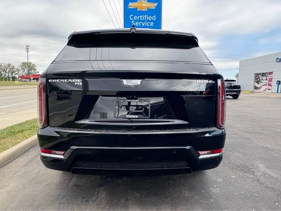 2025 Cadillac Escalade IQ - Image 4 of 10
