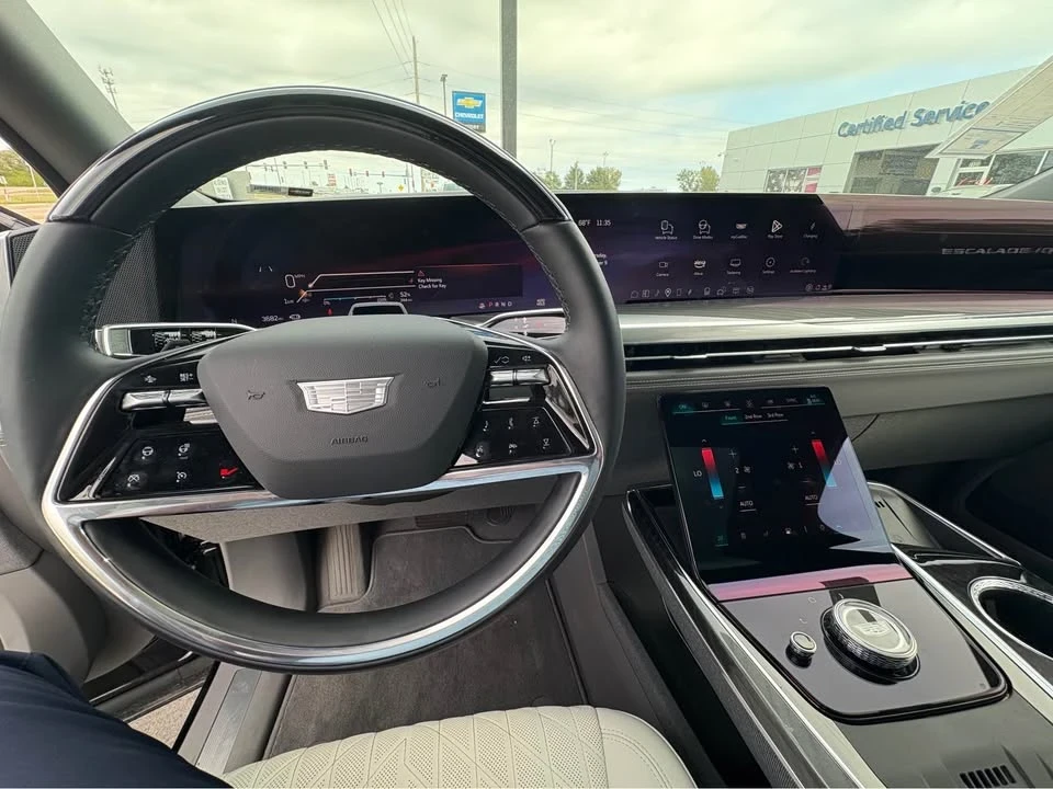2025 Cadillac Escalade IQ - Image 7 of 10