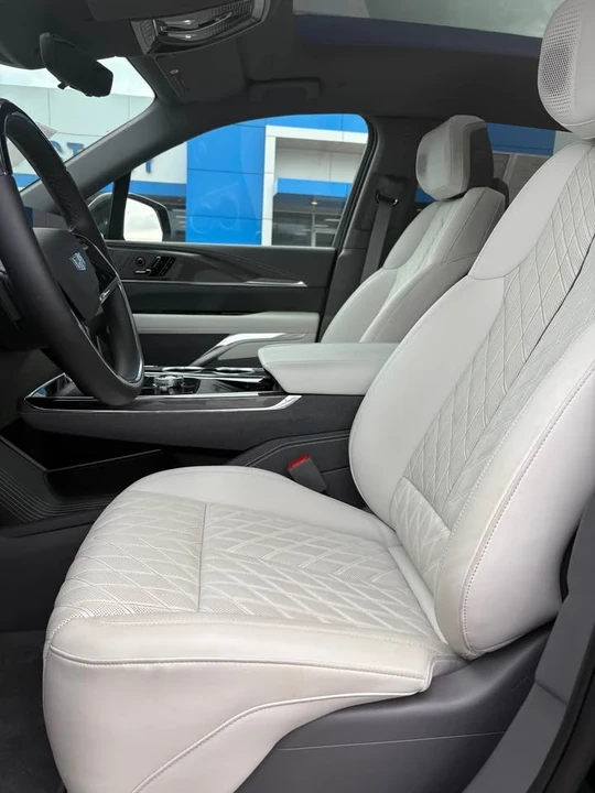 2025 Cadillac Escalade IQ - Image 5 of 10