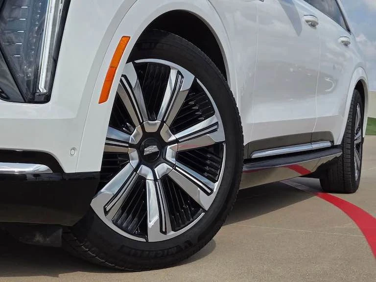 2025 Cadillac Escalade IQ - Image 6 of 18