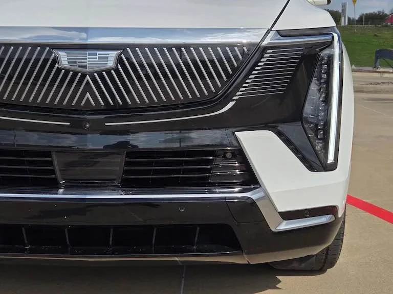 2025 Cadillac Escalade IQ - Image 4 of 18
