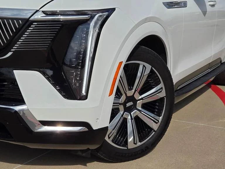 2025 Cadillac Escalade IQ - Image 5 of 18