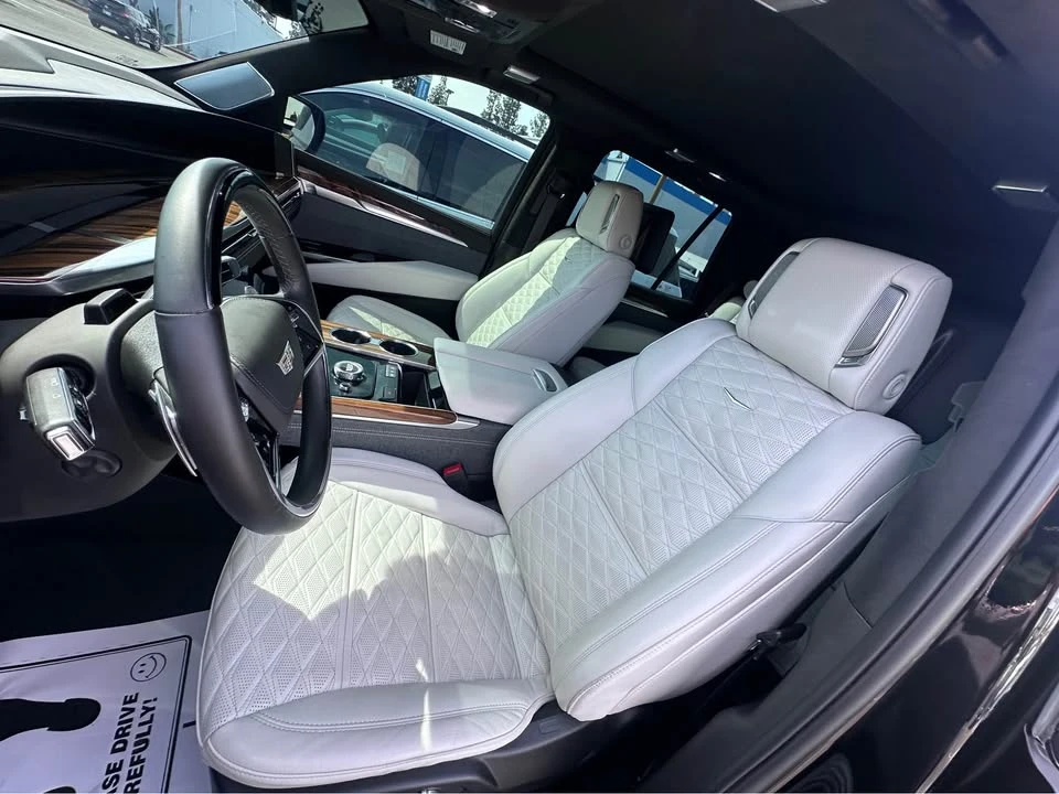 2025 Cadillac Escalade 5th Gen - Image 6 of 19