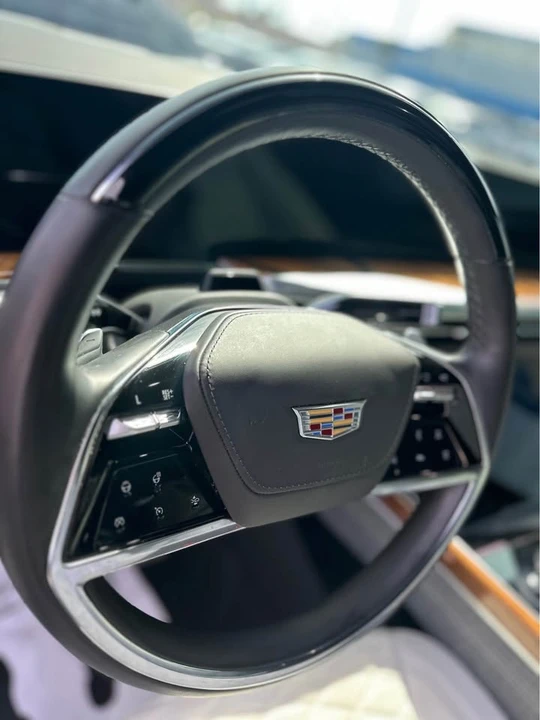 2025 Cadillac Escalade 5th Gen - Image 3 of 19