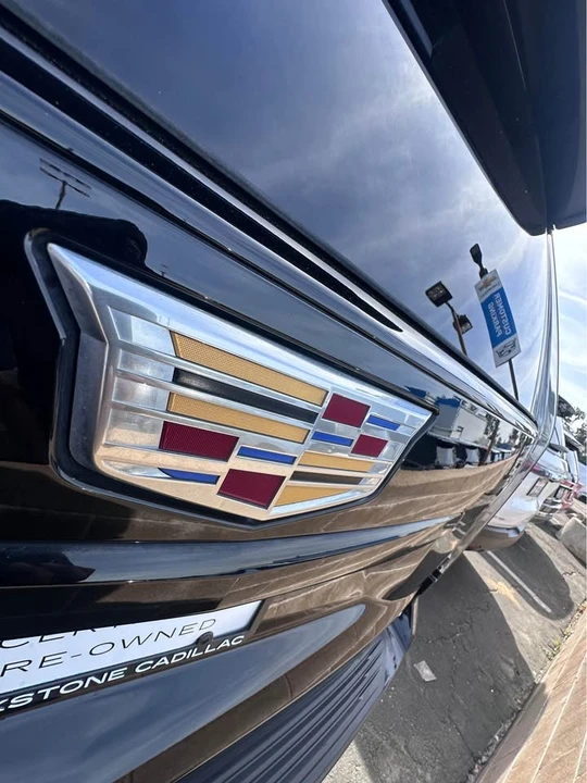 2025 Cadillac Escalade 5th Gen - Image 10 of 19