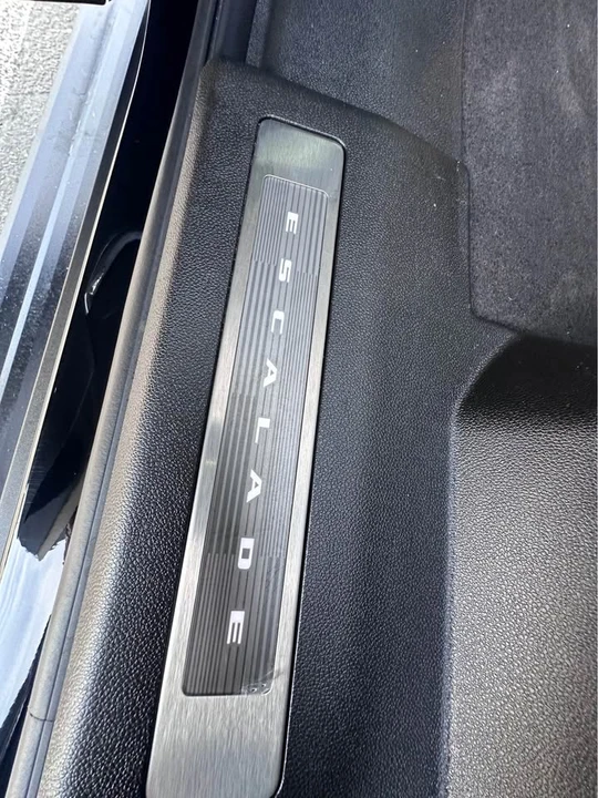 2025 Cadillac Escalade 5th Gen - Image 8 of 19