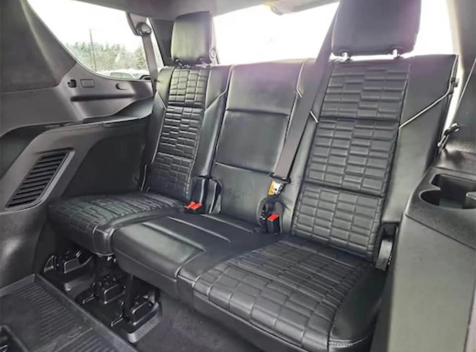 2025 Cadillac Escalade 5th Gen - Image 19 of 20