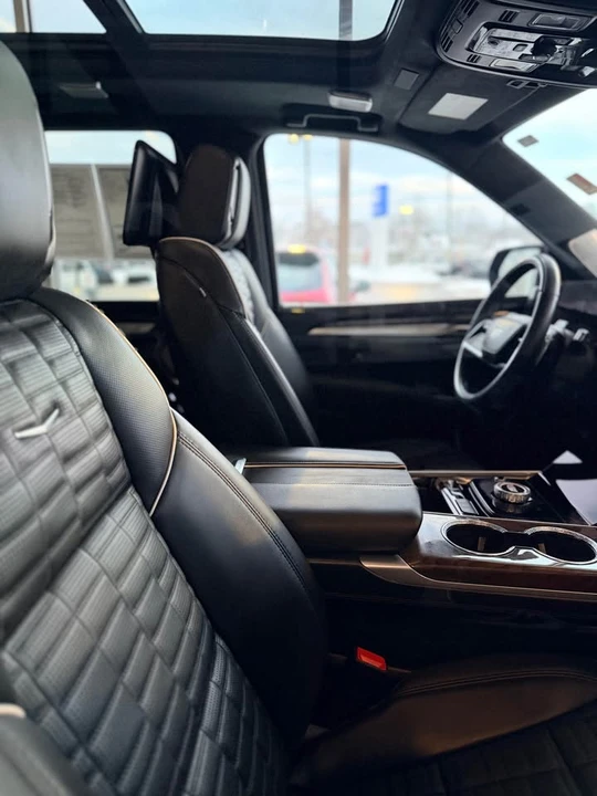 2025 Cadillac Escalade 5th Gen - Image 10 of 20