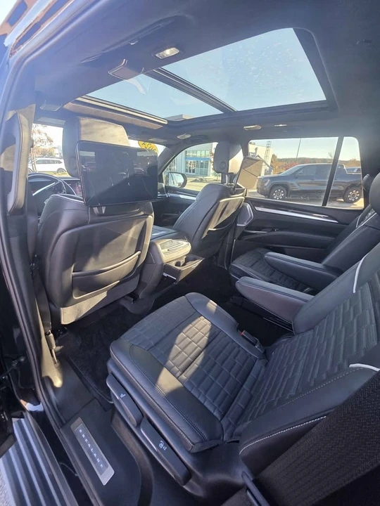 2025 Cadillac Escalade 5th Gen - Image 9 of 15