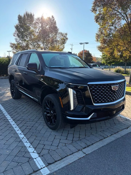 2025 Cadillac Escalade 5th Gen - Image 2 of 14