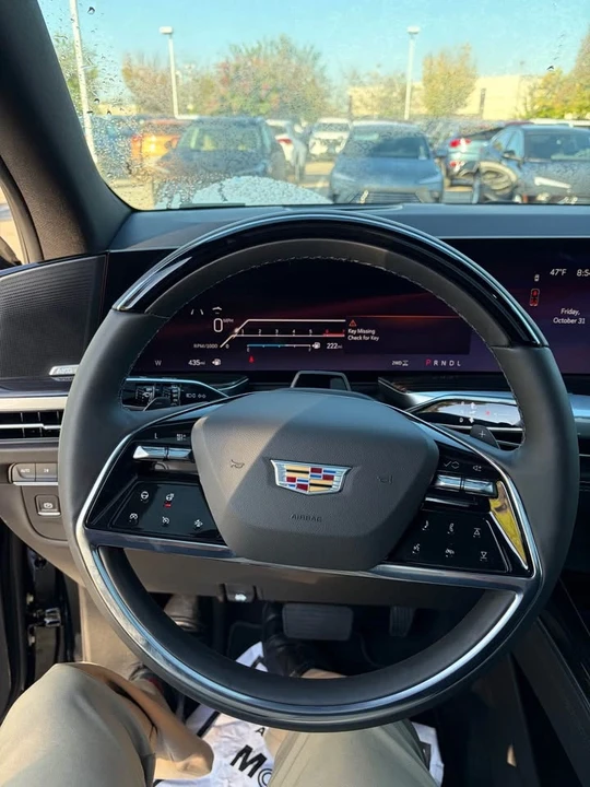 2025 Cadillac Escalade 5th Gen - Image 11 of 14