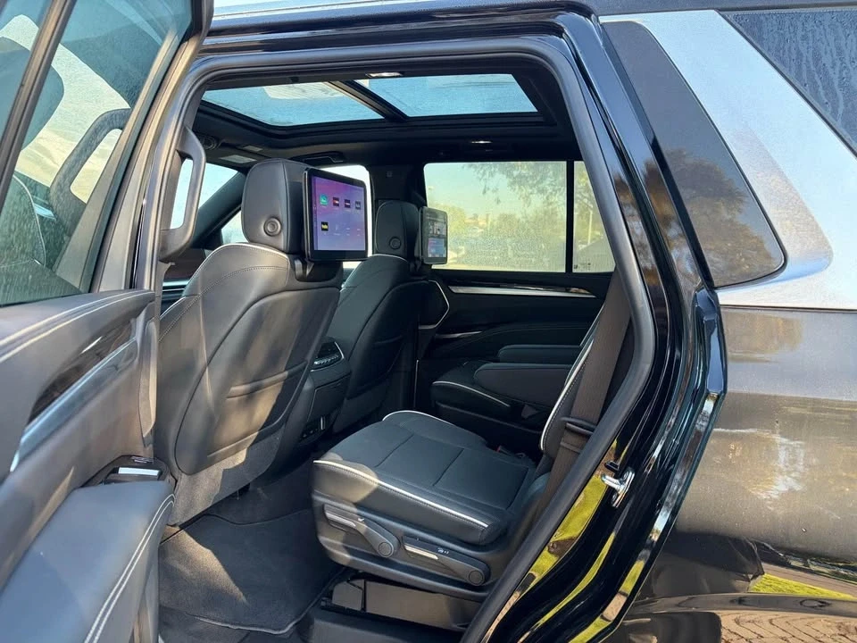 2025 Cadillac Escalade 5th Gen - Image 8 of 14