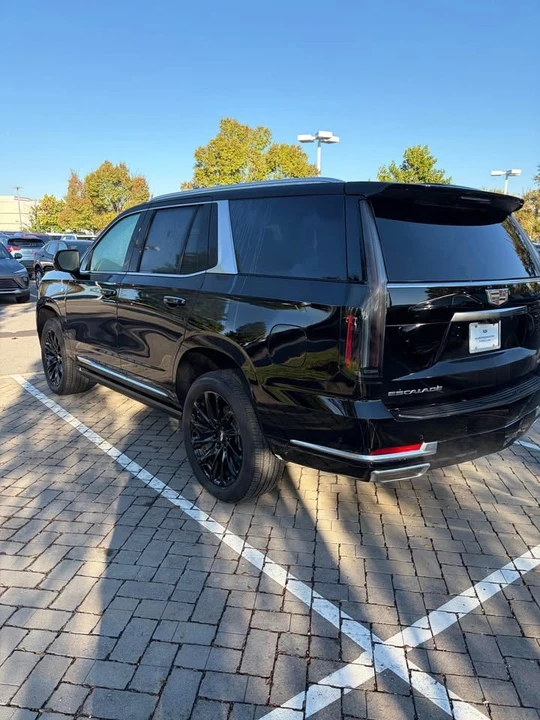 2025 Cadillac Escalade 5th Gen - Image 7 of 14
