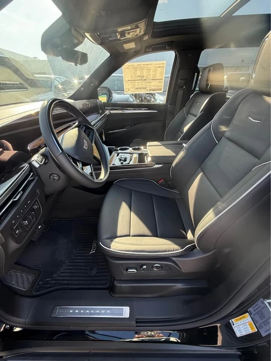 2025 Cadillac Escalade 5th Gen - Image 8 of 10