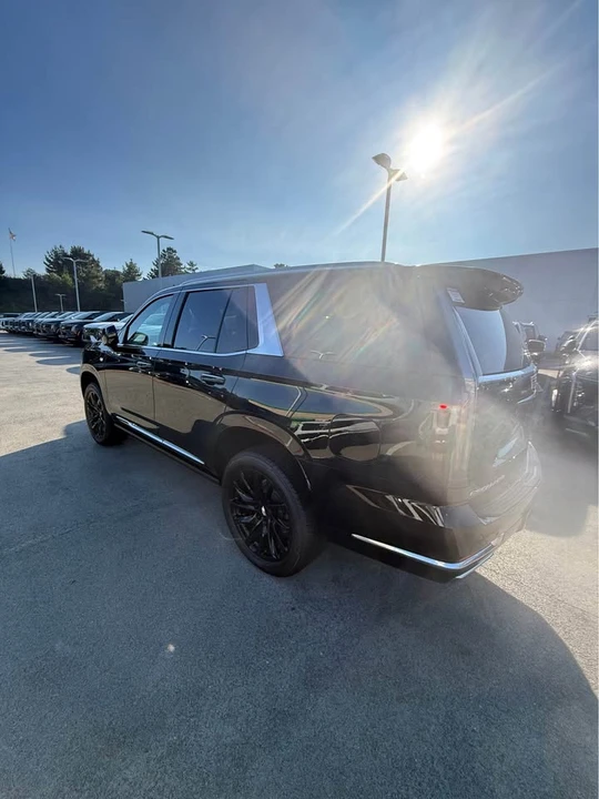 2025 Cadillac Escalade 5th Gen - Image 3 of 10