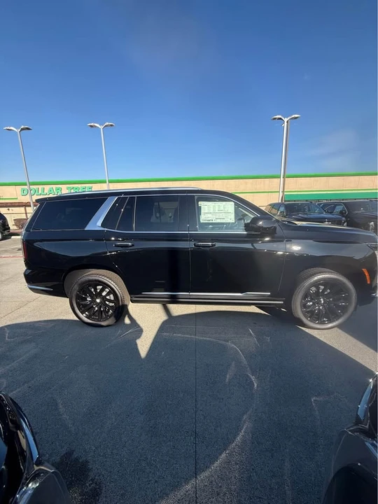 2025 Cadillac Escalade 5th Gen - Image 6 of 10