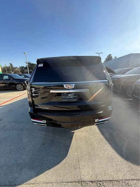 2025 Cadillac Escalade 5th Gen - Image 4 of 10