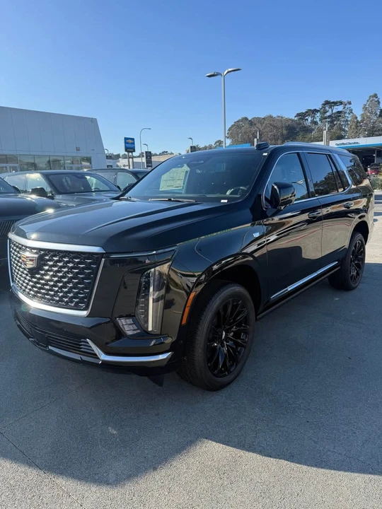 2025 Cadillac Escalade 5th Gen - Image 2 of 10