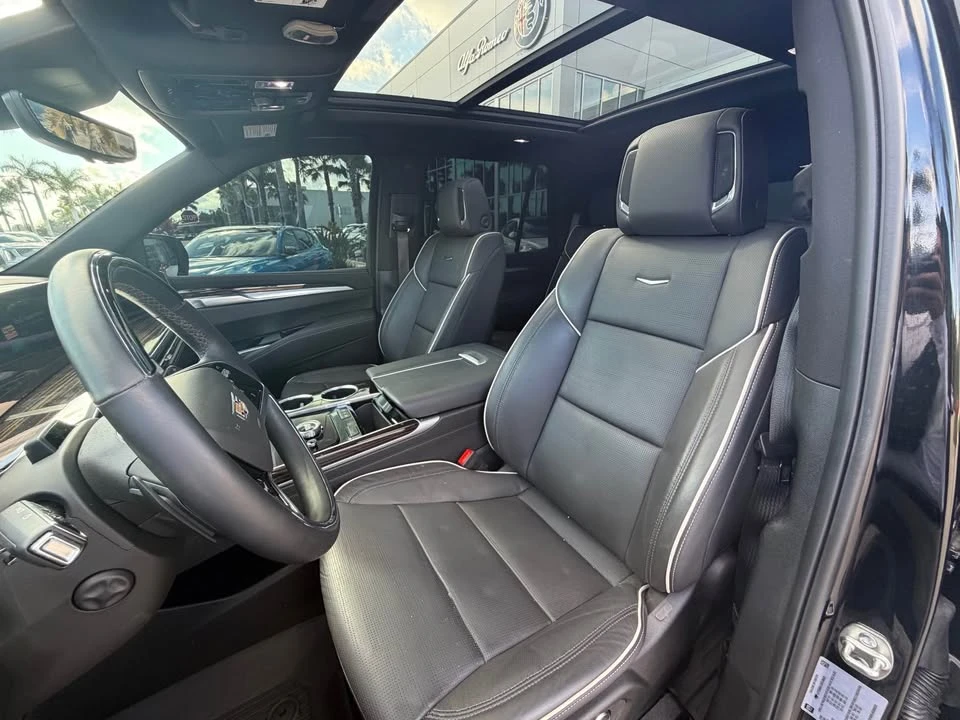 2025 Cadillac Escalade 5th Gen - Image 5 of 11