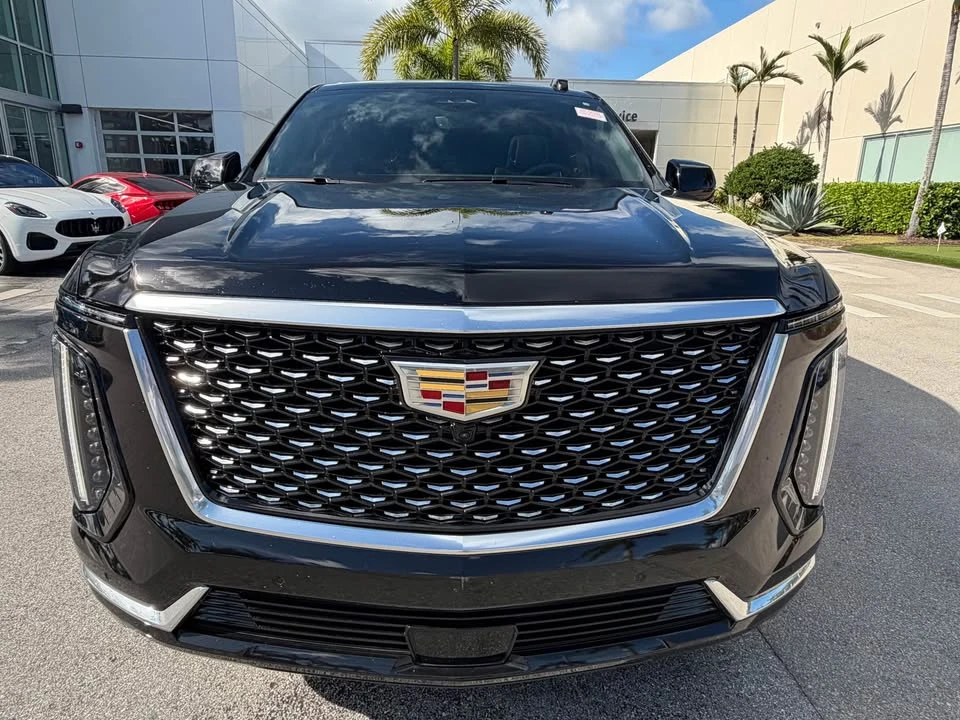 2025 Cadillac Escalade 5th Gen - Image 3 of 11