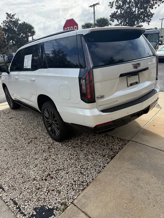 2025 Cadillac Escalade 5th Gen - Image 4 of 8