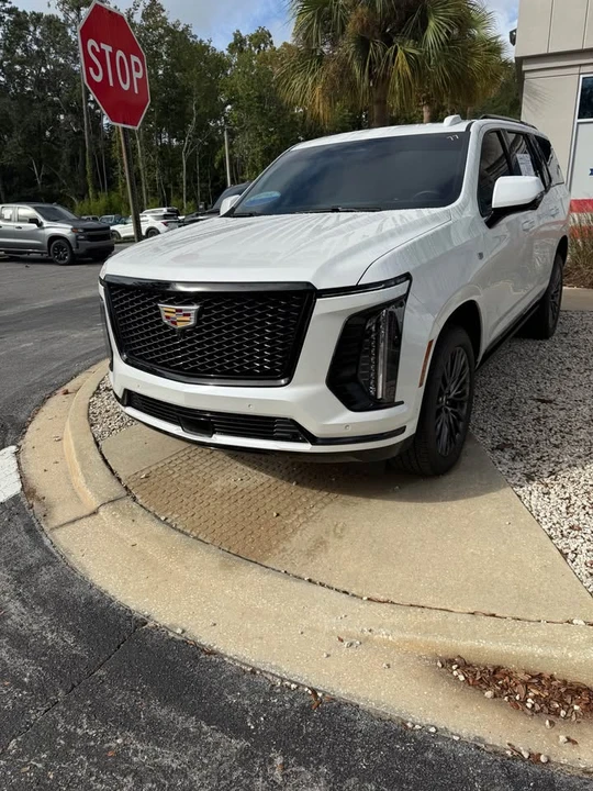 2025 Cadillac Escalade 5th Gen - Image 2 of 8