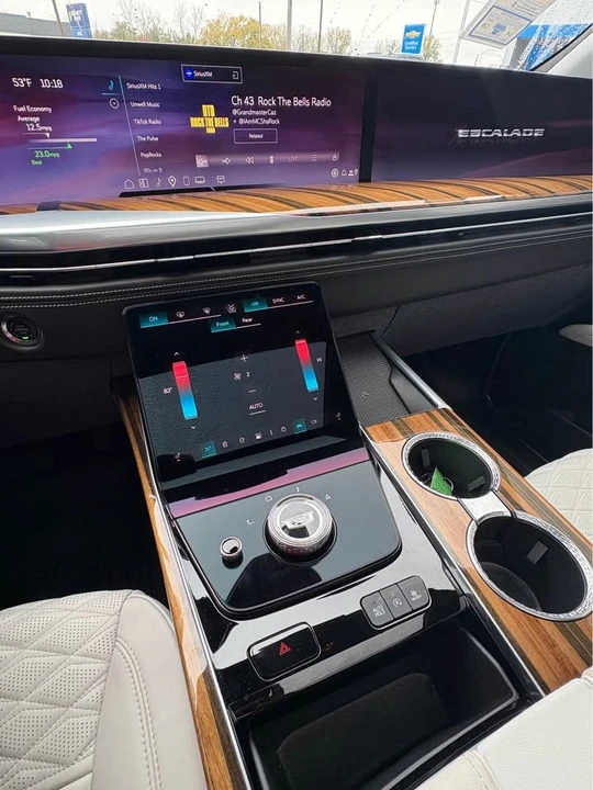 2025 Cadillac Escalade 5th Gen - Image 2 of 8