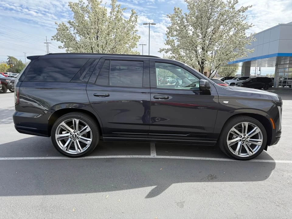 2025 Cadillac Escalade 5th Gen - Image 4 of 15