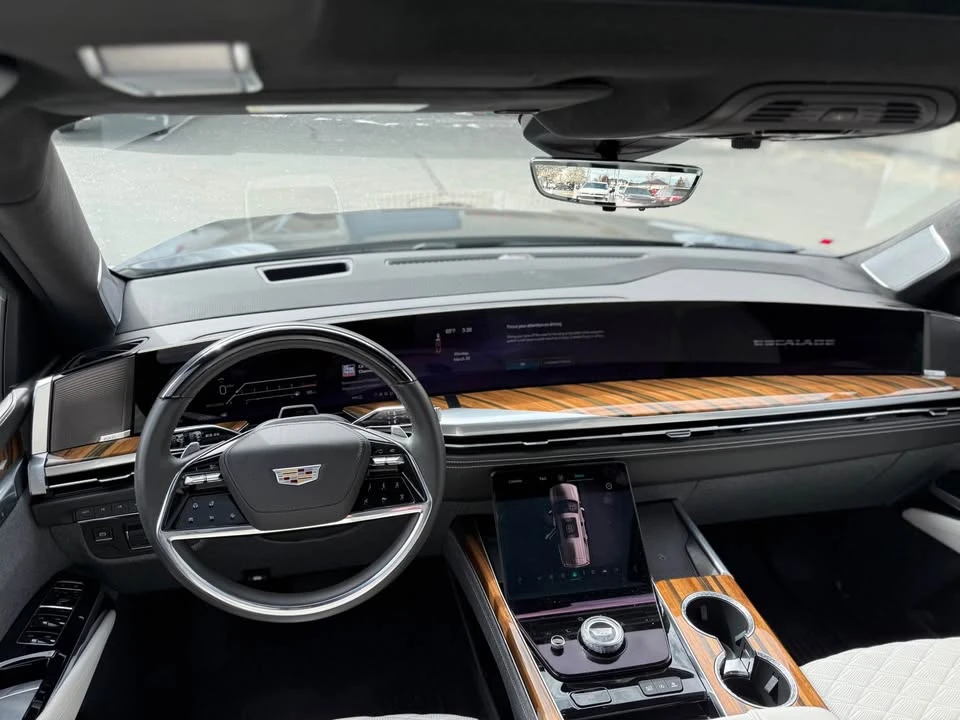 2025 Cadillac Escalade 5th Gen - Image 11 of 15