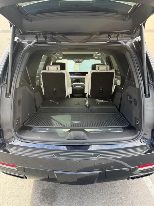 2025 Cadillac Escalade 5th Gen - Image 14 of 15