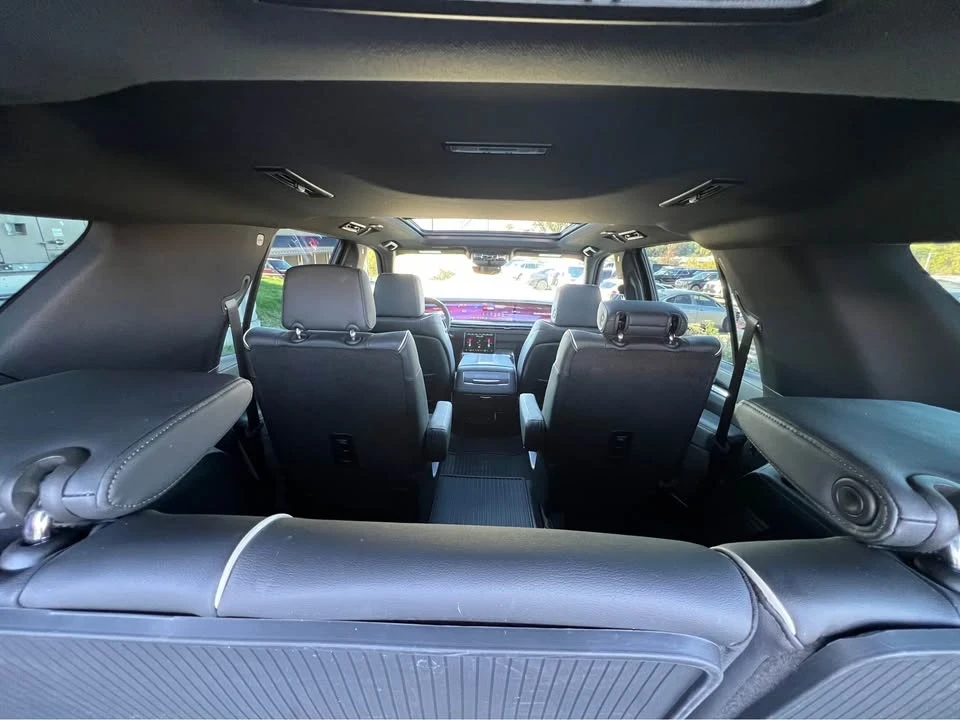 2025 Cadillac Escalade 5th Gen - Image 18 of 20