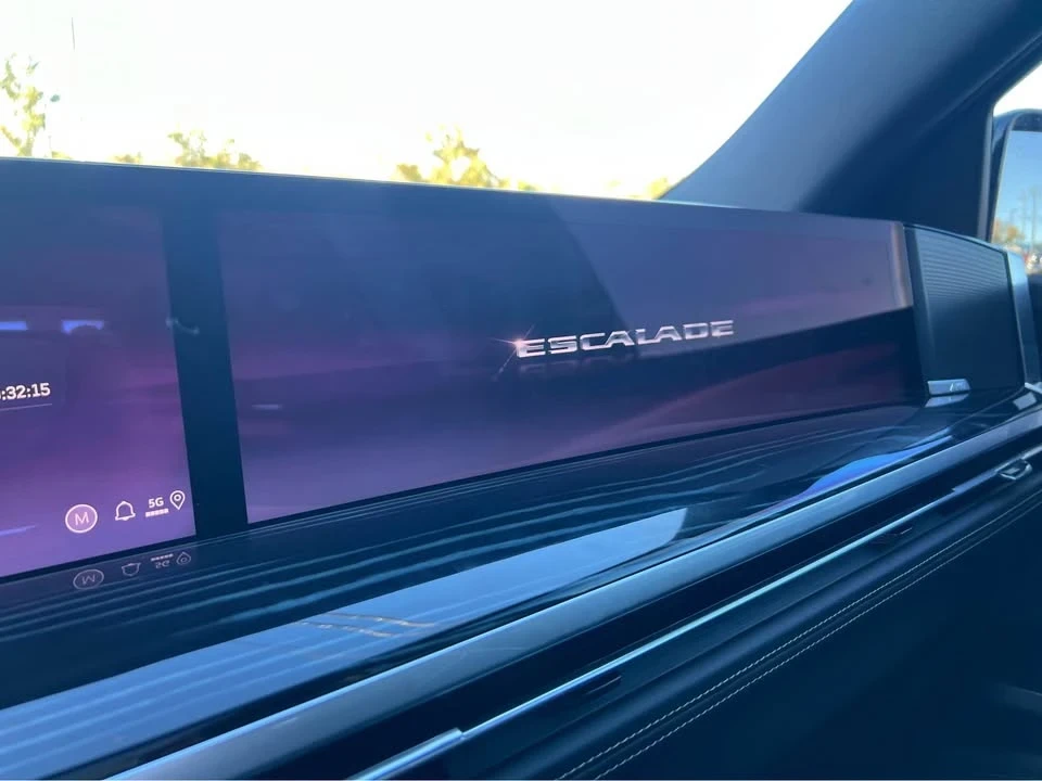 2025 Cadillac Escalade 5th Gen - Image 12 of 20