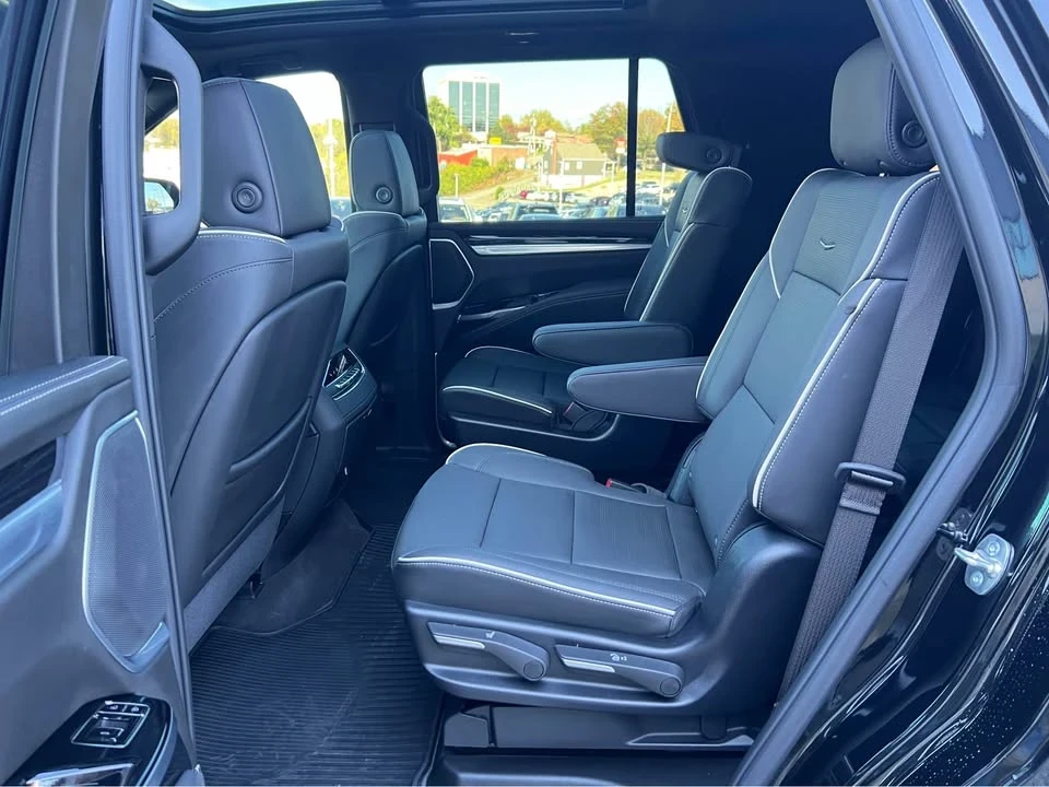 2025 Cadillac Escalade 5th Gen - Image 15 of 20