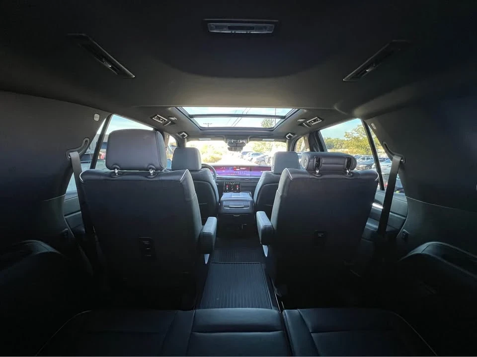 2025 Cadillac Escalade 5th Gen - Image 17 of 20
