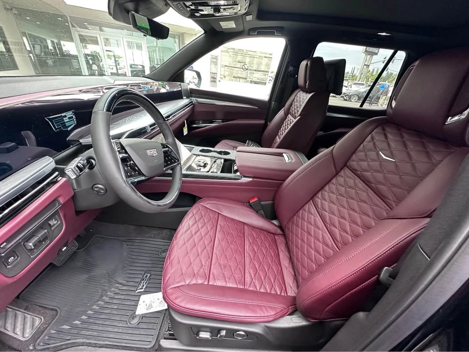 2025 Cadillac Escalade 5th Gen - Image 5 of 17