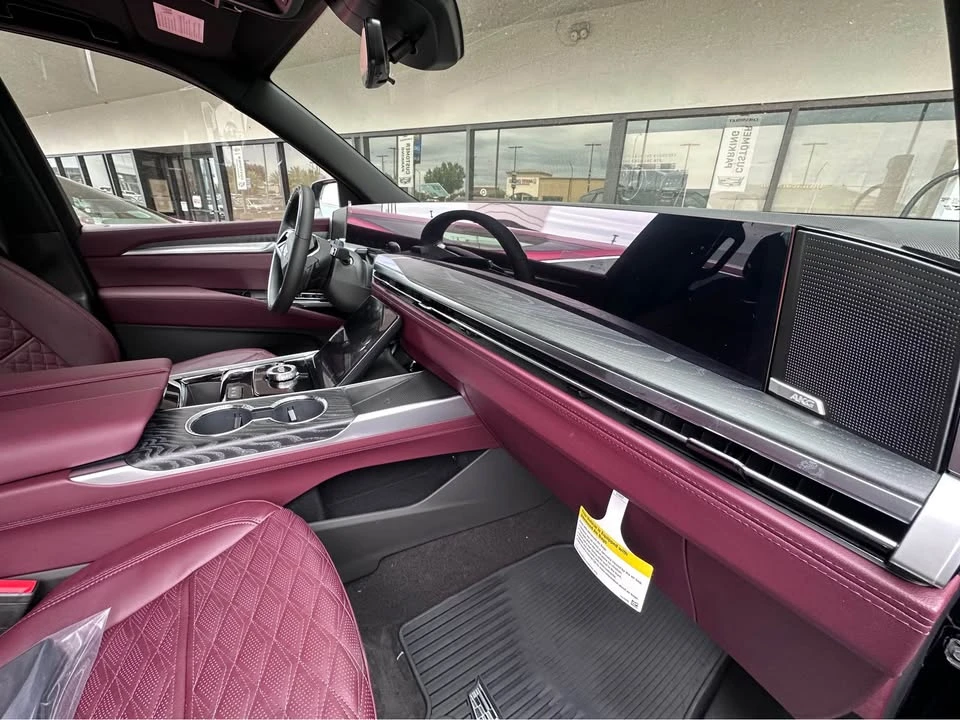 2025 Cadillac Escalade 5th Gen - Image 8 of 17