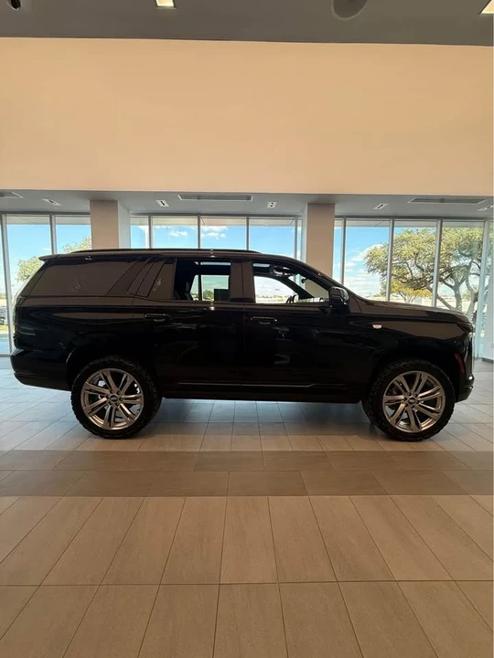 2025 Cadillac Escalade 5th Gen - Image 2 of 6
